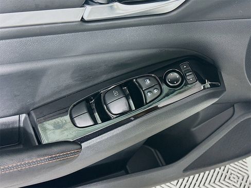 Used 2025 Nissan Altima 2.5 SR image 22