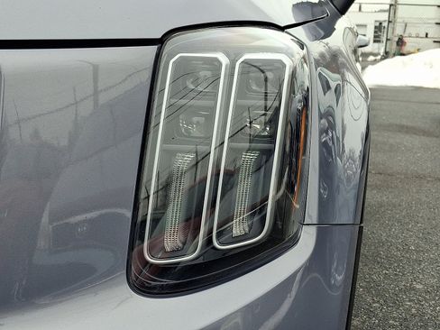 Used 2023 Kia Telluride LX image 10