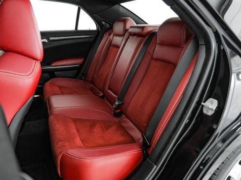 Used 2012 Chrysler 300 SRT8 w/ 19-Premium Speaker Group image 35