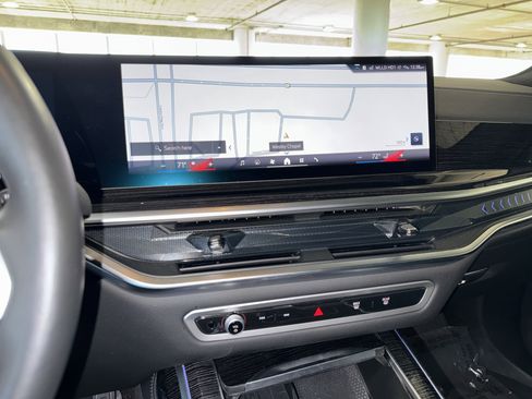 Used 2025 BMW X7 xDrive40i w/ M Sport Package image 27