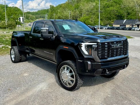 Used 2024 GMC Sierra 3500 Denali Ultimate AWD/4WD image 1