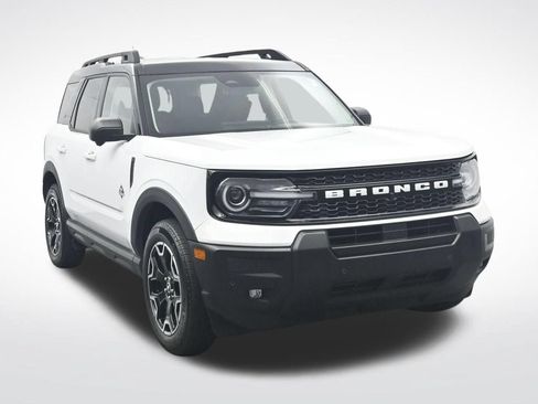 Used 2025 Ford Bronco Sport Outer Banks w/ Outer Banks Tech Package+ AWD/4WD image 3