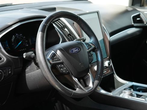 Used 2021 Ford Edge Titanium FWD image 12