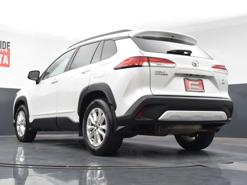 Used 2022 Toyota Corolla Cross LE image 27