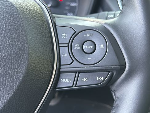 Used 2024 Toyota Corolla Cross LE FWD image 25