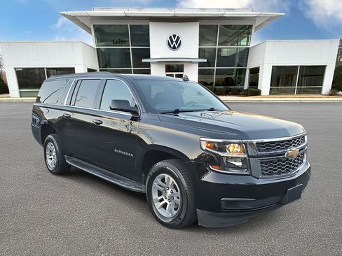 Used 2019 Chevrolet Suburban LT image 1