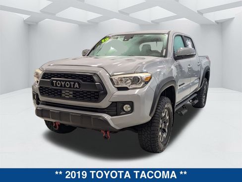 Used 2019 Toyota Tacoma TRD Off-Road image 7