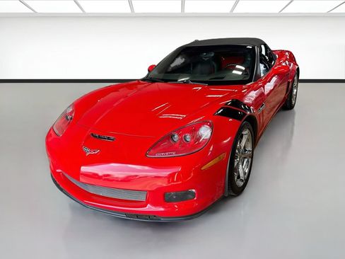 Used 2011 Chevrolet Corvette Grand Sport w/ Preferred Equipment Group RWD image 1