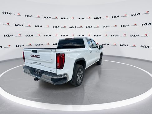 Used 2025 GMC Sierra 1500 SLT AWD/4WD image 8