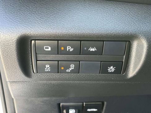 Certified 2025 Nissan Kicks Play S image 16