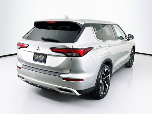 Used 2024 Mitsubishi Outlander SE image 9