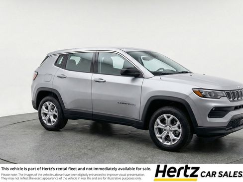 Used 2025 Jeep Compass Latitude image 1