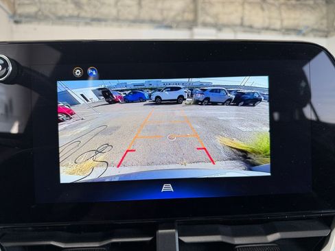 Used 2025 Chevrolet Equinox LT image 17