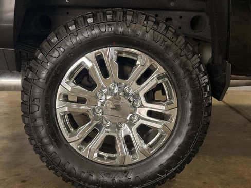 Used 2017 Chevrolet Silverado 2500 High Country w/ Duramax Plus Package AWD/4WD image 9