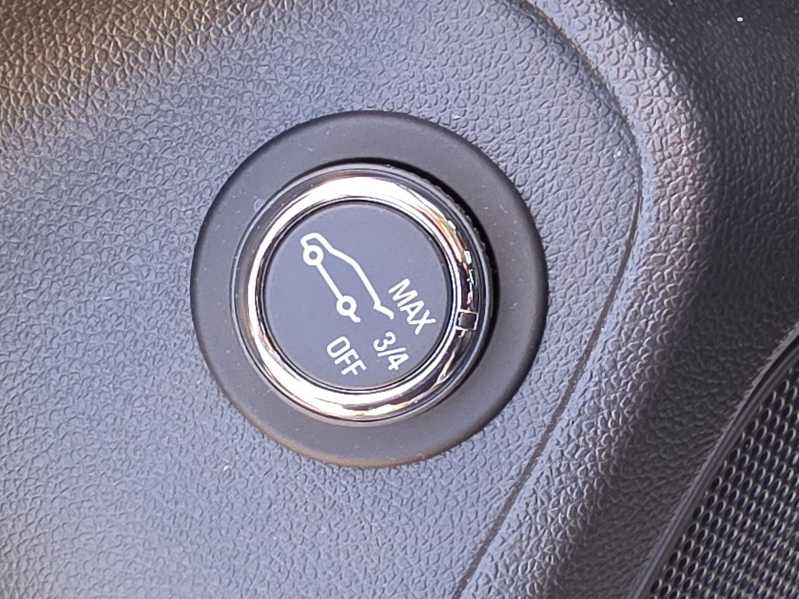 Used 2025 Chevrolet TrailBlazer LT w/ Convenience Package FWD image 11
