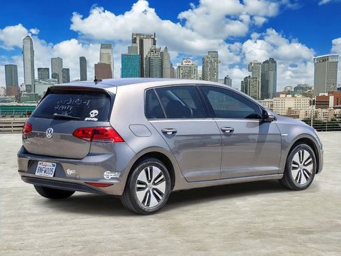 Used 2016 Volkswagen e-Golf SE w/ DC Fast Charging Package FWD image 4