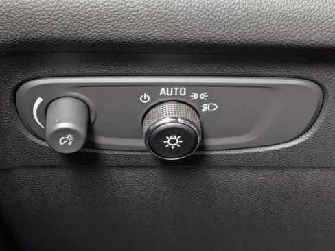 Certified 2023 Buick Envision Essence FWD image 24