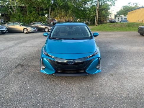 Used 2017 Toyota Prius Prime Advanced FWD image 2