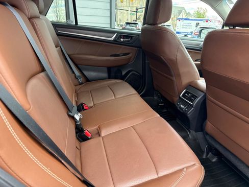 Used 2018 Subaru Outback 2.5i Touring w/ Popular Package #3 AWD/4WD image 11