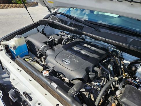 Used 2017 Toyota Sequoia Platinum RWD image 32