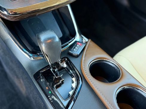 Used 2014 Toyota Avalon Limited image 25