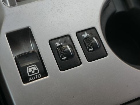 Used 2016 Toyota 4Runner SR5 Premium image 15