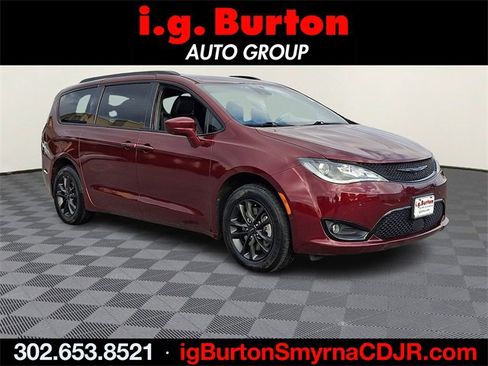 Used 2020 Chrysler Pacifica Touring-L image 1