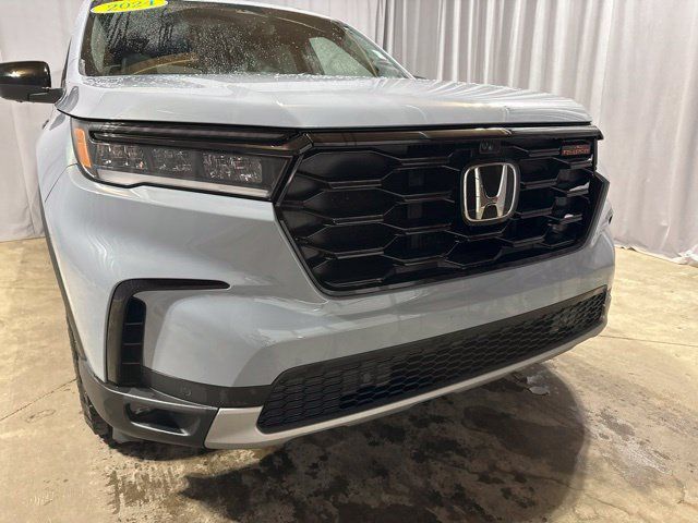 Used 2024 Honda Pilot TrailSport image 13