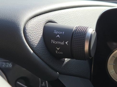 Certified 2025 Lexus ES 300h w/ Premium Package image 19