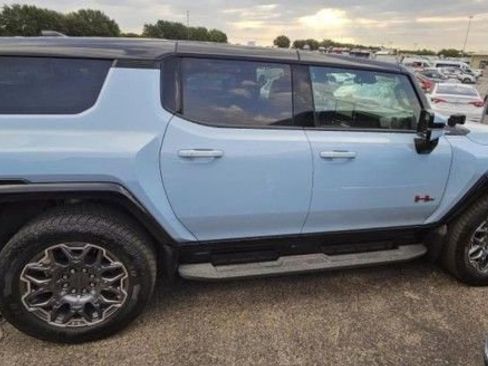 Used 2025 GMC Hummer EV 3X w/ LPO, Illumination Package image 2