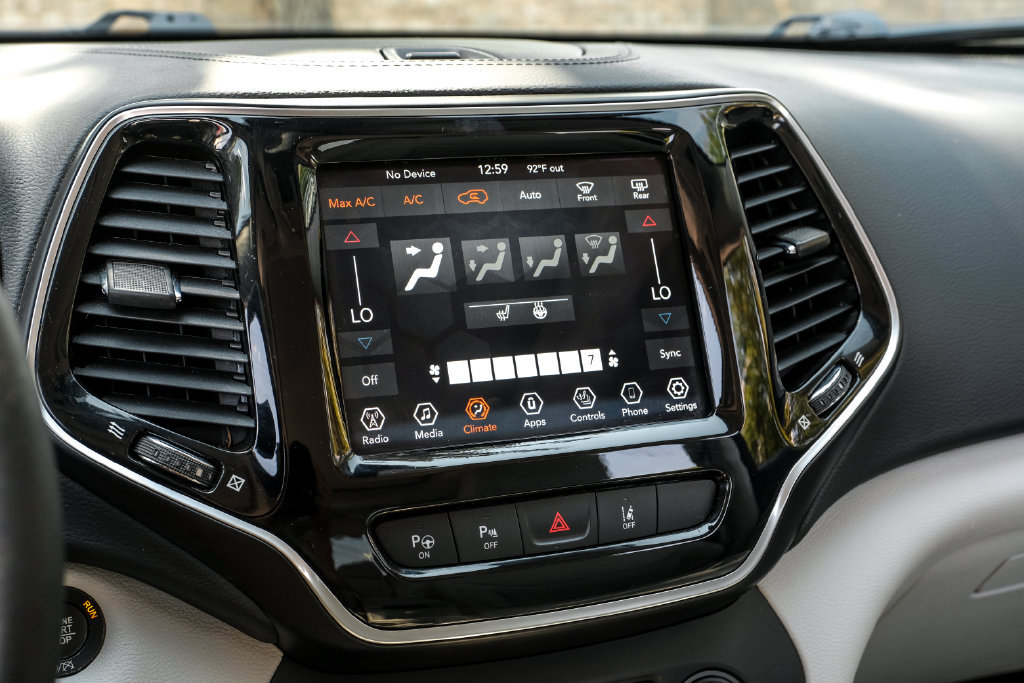 Used 2021 Jeep Cherokee Limited AWD/4WD image 6