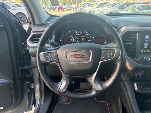 Used 2022 GMC Acadia AT4 w/ Technology Package AWD/4WD image 10