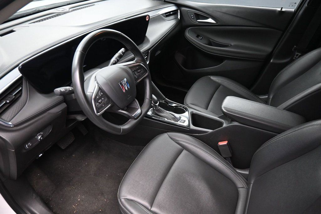 Used 2024 Buick Encore GX Sport Touring FWD image 19