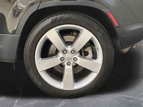 Used 2020 Land Rover Defender 110 First Edition image 35