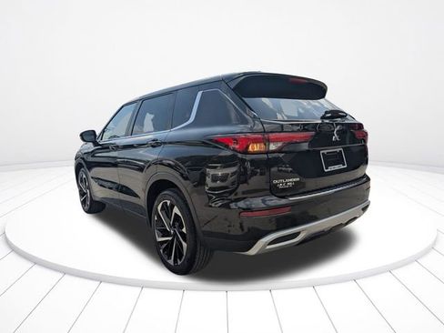 Used 2024 Mitsubishi Outlander SE image 5
