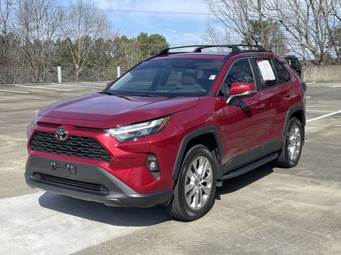 Used 2025 Toyota RAV4 XLE Premium image 5