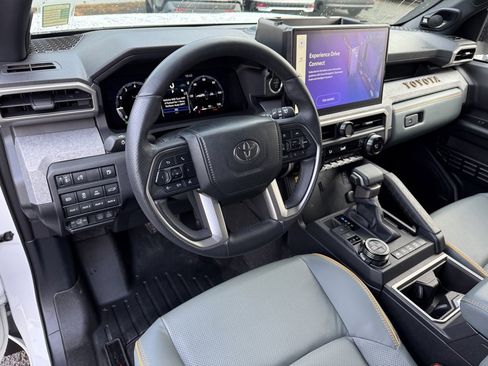 Certified 2025 Toyota 4Runner Trailhunter image 21