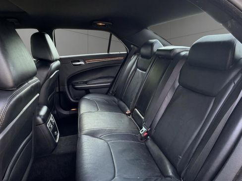 Used 2014 Chrysler 300 RWD image 23