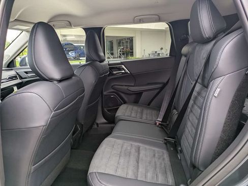 New 2026 Mitsubishi Outlander SE FWD image 14
