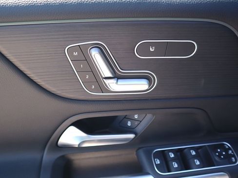 New 2026 Mercedes-Benz GLB 250 4MATIC image 19