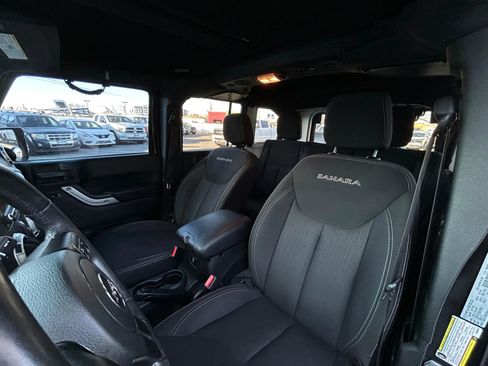 Used 2018 Jeep Wrangler Unlimited Sahara w/ Connectivity Group image 9