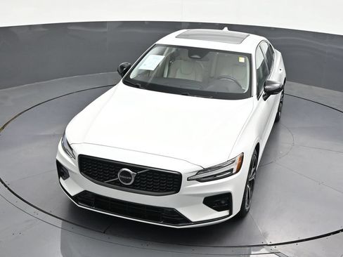 Certified 2024 Volvo S60 B5 Plus FWD image 24