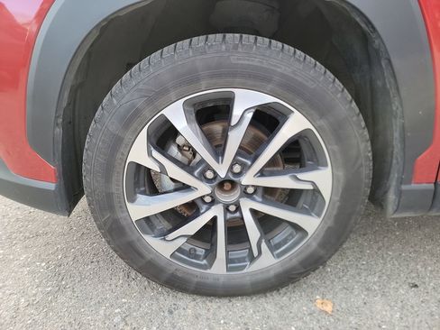 Used 2023 Toyota Corolla Cross XLE image 10