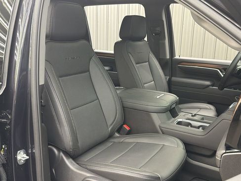 Used 2025 GMC Sierra 3500 Denali w/ Denali Reserve Package image 36