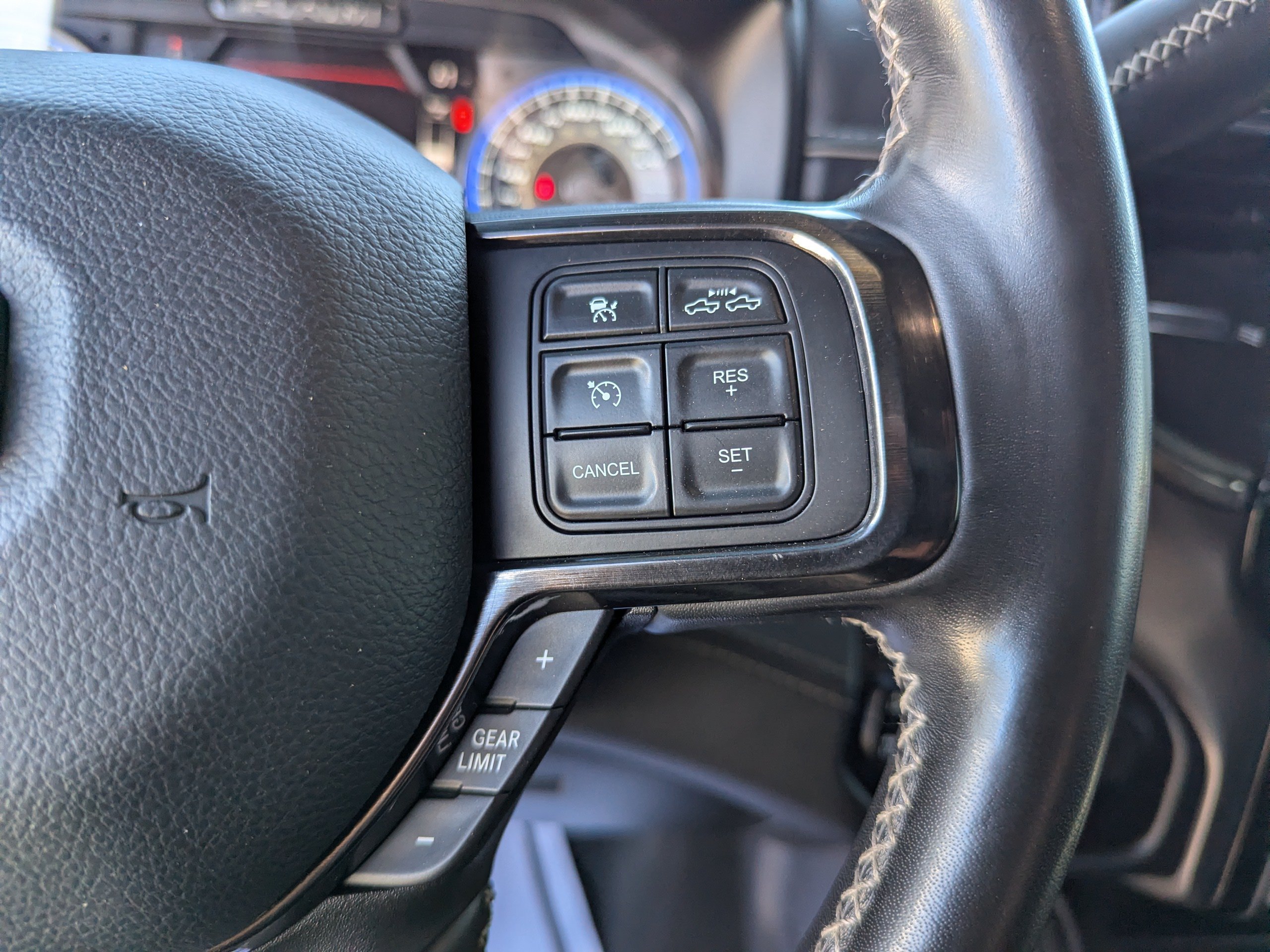 Used 2022 RAM 3500 Limited AWD/4WD image 17