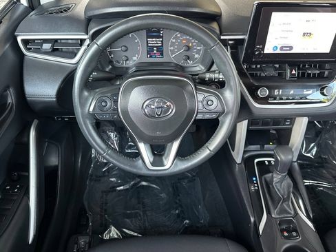Certified 2025 Toyota Corolla Cross LE FWD image 15