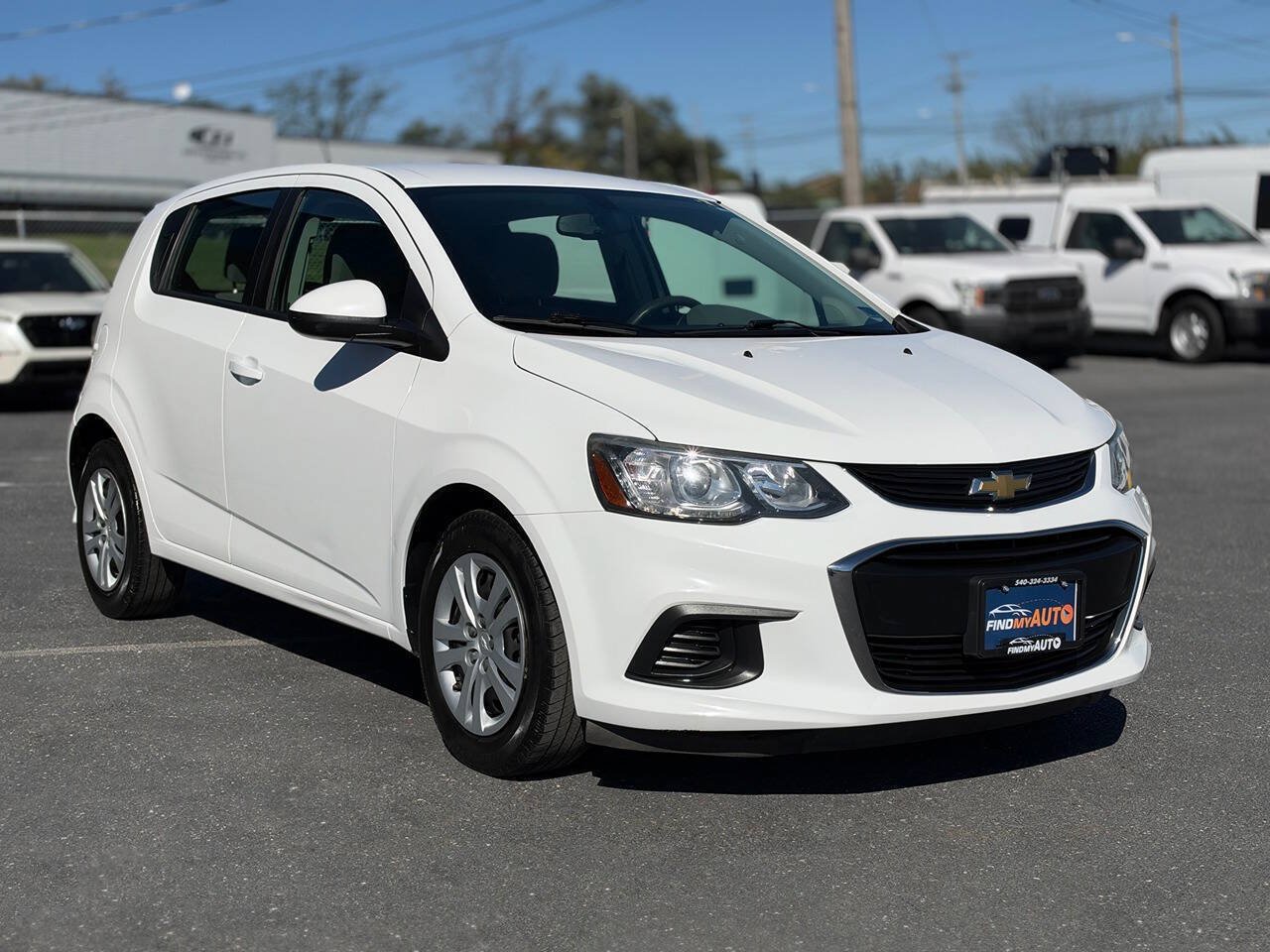 Used 2018 Chevrolet Sonic LT FWD image 3