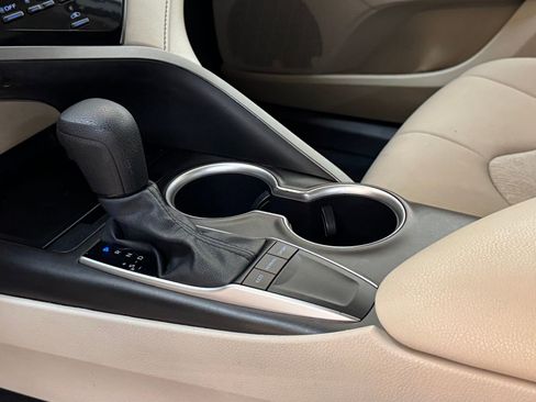 Used 2024 Toyota Camry LE image 18