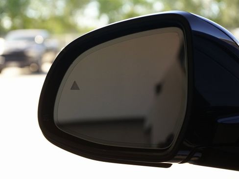 Used 2024 BMW X7 xDrive40i w/ M Sport Package image 23