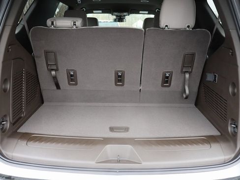 New 2026 Chevrolet Tahoe LS image 24